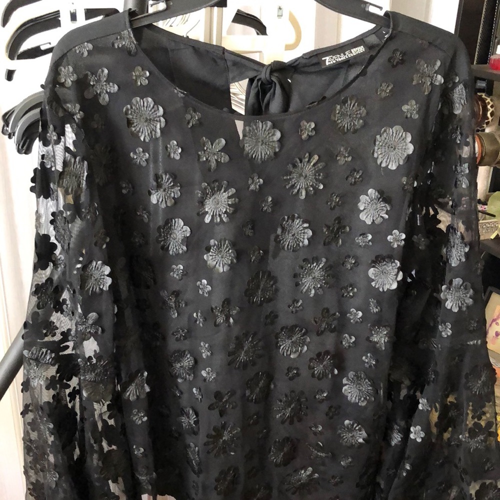 Perfect spring winter sexy black attire blouse in a size large